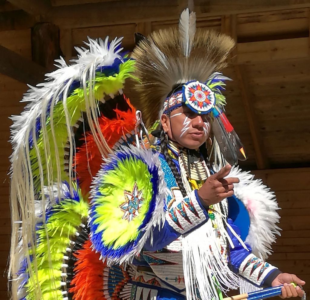 SAM - Suomi | Voimmeko kutsua Yhdysvaltain alkuperäisväestöä intiaaneiksi?